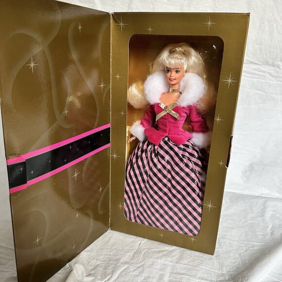 Vintage Avon 1996 Winter Rhapsody Barbie Doll NRFB 16353 New In Box - Picture 1 of 4